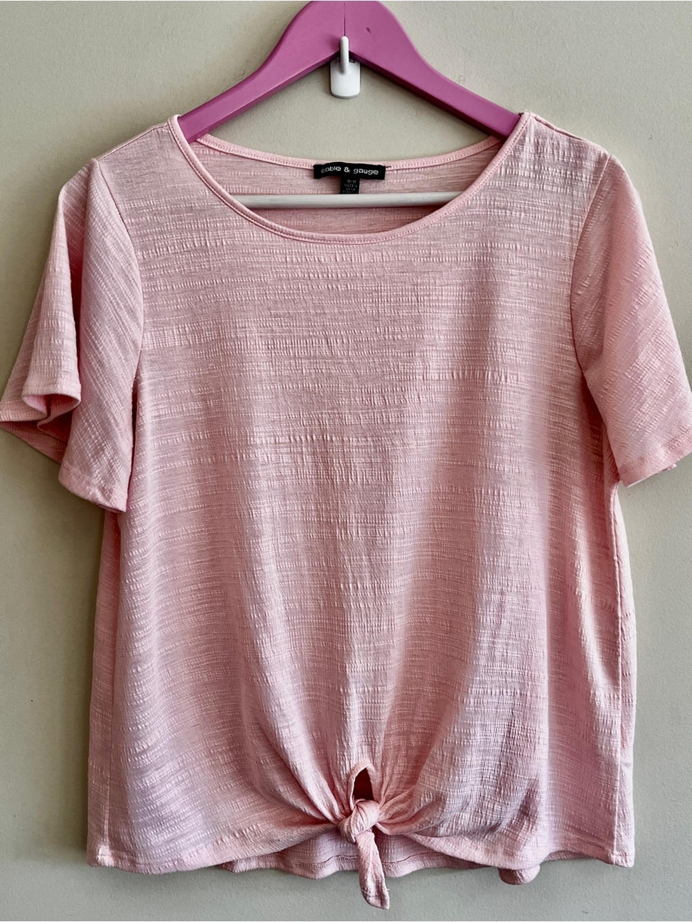 Cable & Gauge Size MEDIUM Light Pink Short Sleeve Textured Tie-Front Top